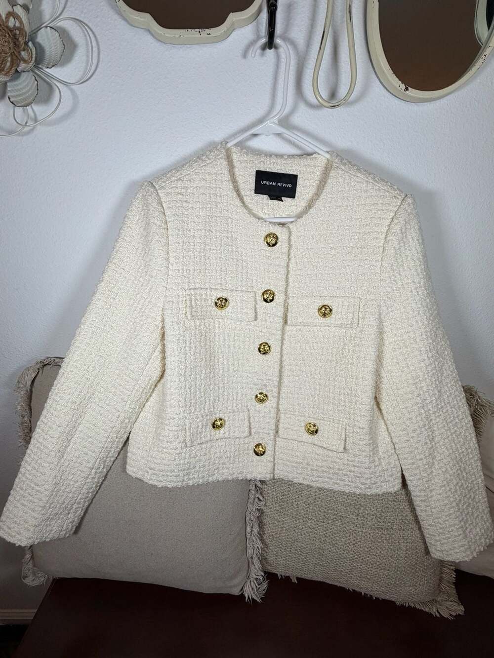 Urban Revivo Multi-Pocket Tweed Jacket US 8 Cream Gold Buttons SUPER CLASSY